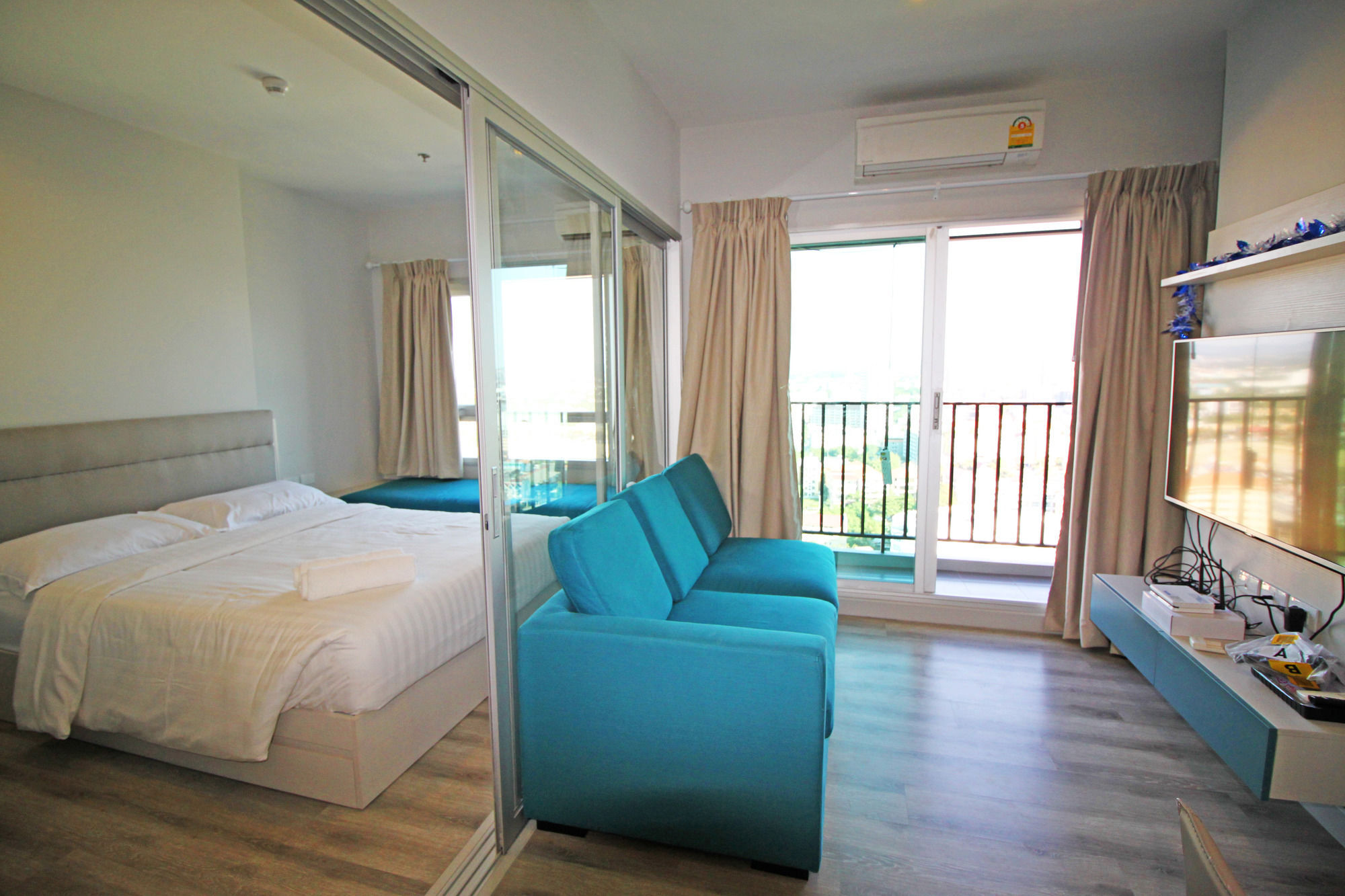 Centric Sea By Pattaya Holiday Landkreis Landkreis Bang Lamung Exterior foto